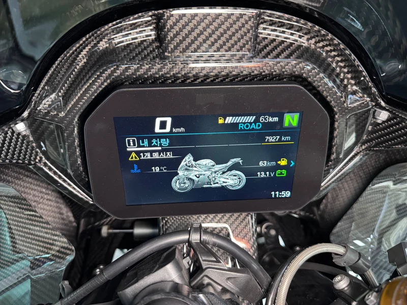 BMW M 1000 RR — фото 13