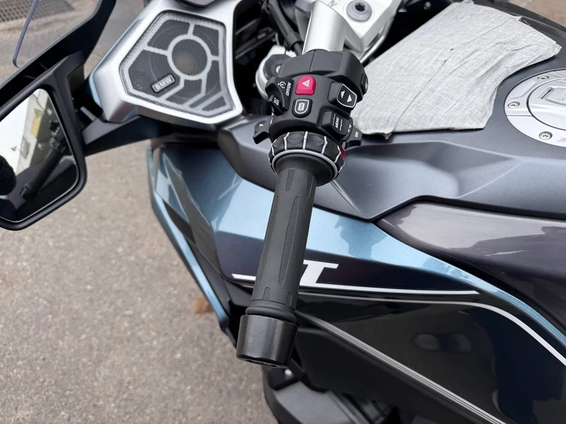 BMW R 1300 RT серо-голубой — фото 11