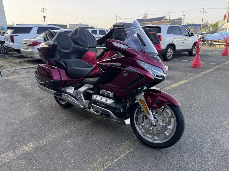 Honda Gold Wing 2026 красный — фото 2