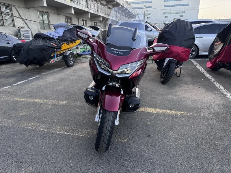 Honda Gold Wing 2026 красный — фото 3