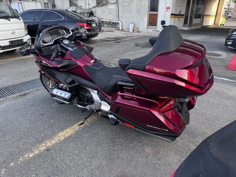 Honda Gold Wing 2026 красный — фото 4