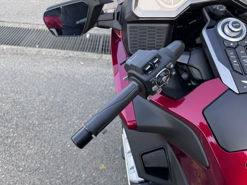 Honda Gold Wing 2026 красный — фото 5