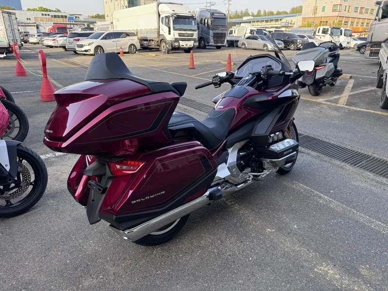 Honda Gold Wing 2026 красный — фото 6