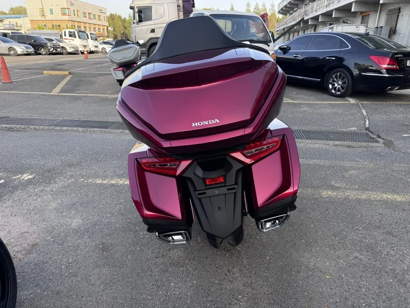 Honda Gold Wing 2026 красный — фото 7